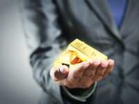 Gold Finds Synergies as Macro Views Diverge