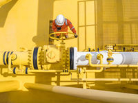 Oil Slips as Fed Dashes Hopes of Consecutive Rate Cuts