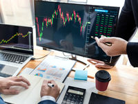 How This S&P 500 ETF Strategy Avoids Downtrodden Sector