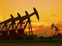 Can Oversupply Cause Oil to Continue to Underperform?