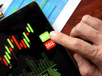 Time for a Trade on Financials, But How?