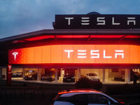 Tesla Bonds Elevate on Stock Split Plans