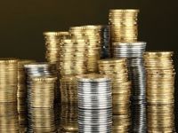 Hedge Funds Tiptoe Back to Gold, Sprint Toward Silver