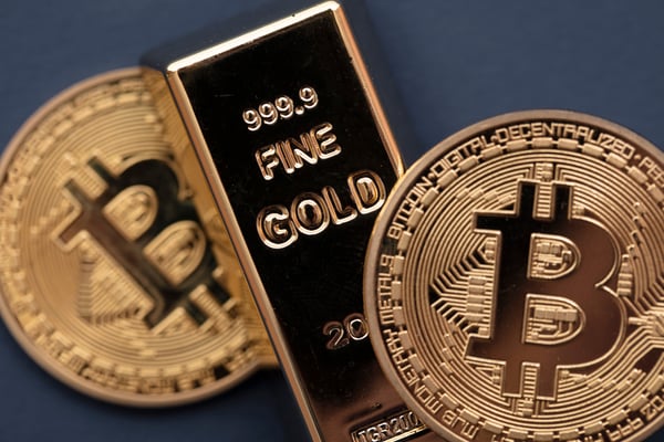 As Investors Flee Crypto, Gold ETFs Hold Strong