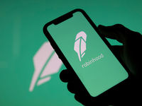 Seeking an IPO, Robinhood Lowers Its Valuation