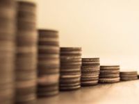Low Interest Rates and Big Cash Stockpiles: The Dividend Dream T
