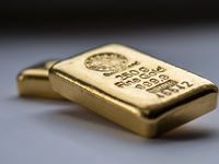 As Consumer Sentiment Falls, Precious Metals Surge