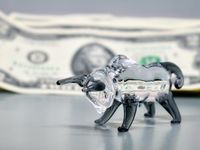 Markets In Motion - Glass Half Bull