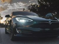 Wood Calls Tesla’s S&P 500 ESG Ouster “Ridiculous”