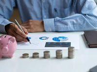 Most Advisors Use Active Strategies, Says Survey
