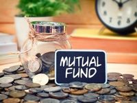 How Does DBMF Fare Against Mutual Funds?