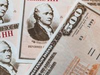 Treasury Bond ETFs Strengthen on Recession Risks, Easing Fed Out