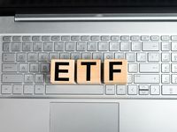 Eric Balchunas & Andrew Beer on Bloomberg ETF IQ