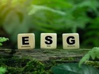 Use Xtrackers' SNPE and SMLE For Firms With Strong ESG 