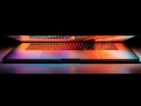 Apple Looks to Bolster Sales With Business Discounts