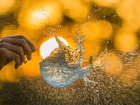 Unwinding a Bubble is Like Waiting for a Shoe to Drop