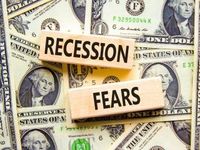 Banking, Recession Fears May Keep Bond Bets Bullish