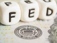 As Fed Rate Pause Previews Hikes, Eye USFR