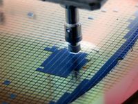 Clarity Appears for Pair of Big-Name Chip Stocks