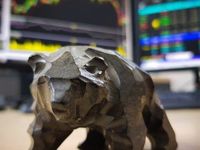 Energy Performs Well in Q3, But Pullback Benefits Bears