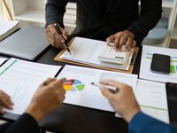 Should I Hire a Financial Advisor?