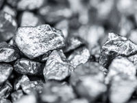 Retail Traders Expect Silver to Rise Above $40 in 2025