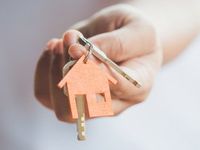 These ETFs Navigate Real Estate Uncertainty 
