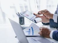 Humans Still Prefer Humans for Financial Advice