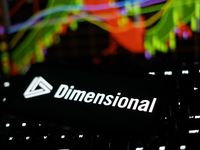 Dimensional Widens Bridge Between ETFs and Mutual Funds