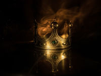 Bond King Reviews 2025, Offers Clues to 2026 in Webcast