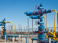Kinder Morgan Beats Q4 Estimates, Driven by Natural Gas