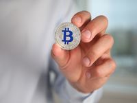 Bitcoin Lagged Gold as Fed Tightened