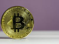 Macro Pressure Keeps Bitcoin Capped