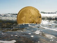 Bitcoin Volatility Cools Even as Fed Risk Lingers